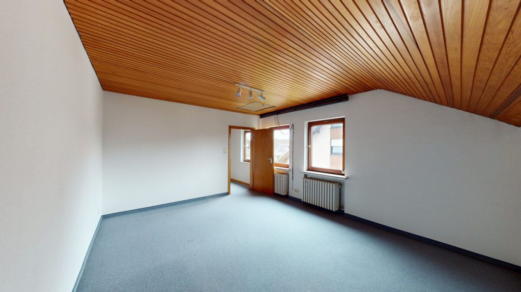 Immobilienangebot - Bonn - Alle - Freistehendes EFH  -  Toller Grundriss  -  Viel Platz  -  Kinder- und familienfreundlich