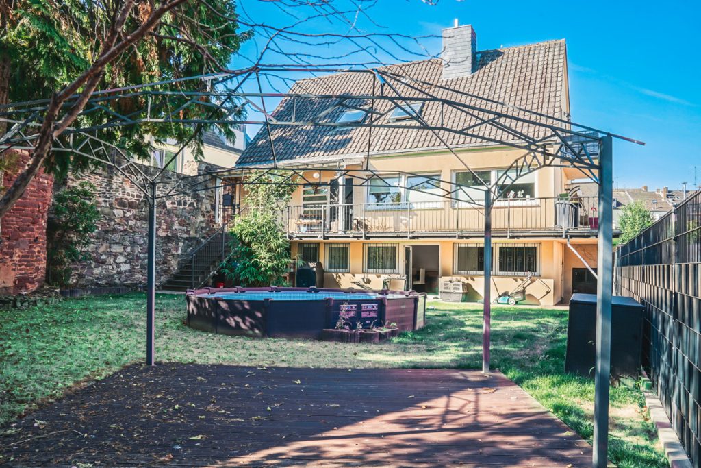 Immobilienangebot - Euskirchen - Alle - Solides Wohnhaus mit historischem Charme und Garten ¦¦ modern & zentral
