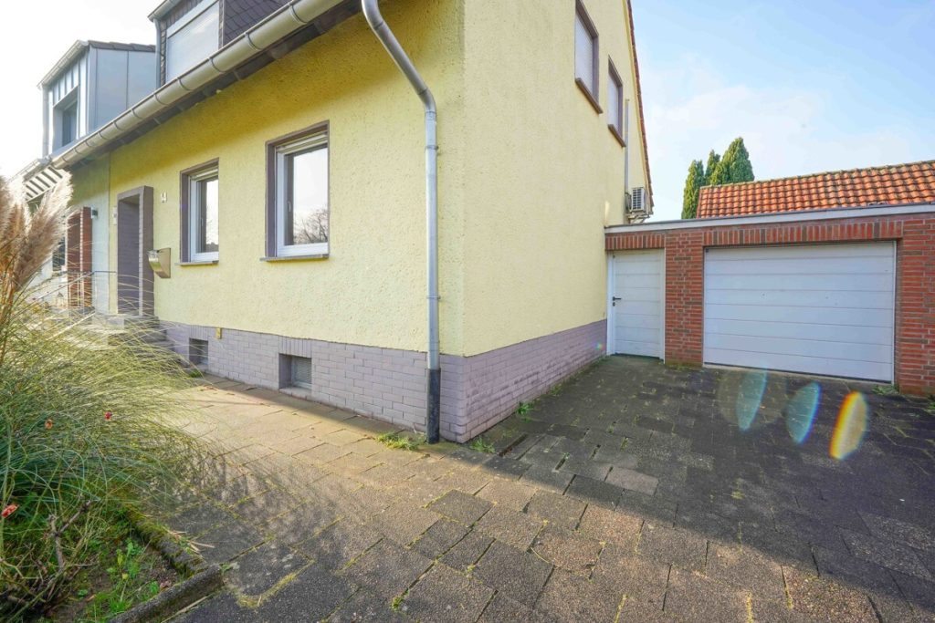 Immobilienangebot - Neuss - Alle - Neuss-Norf  -  seltene Gelegenheit  -  großes Grundstück  -  tolle Lage