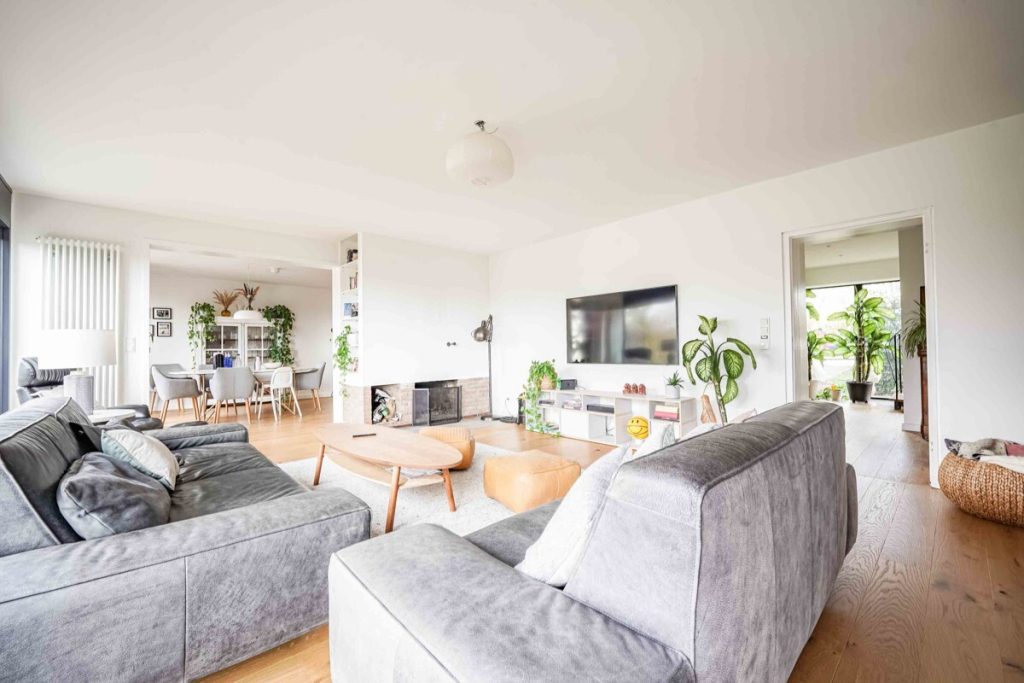Immobilienangebot - Rösrath - Alle - Modernes Einfamilienhaus  -  Beliebte Lage  -  Großes Grundstück