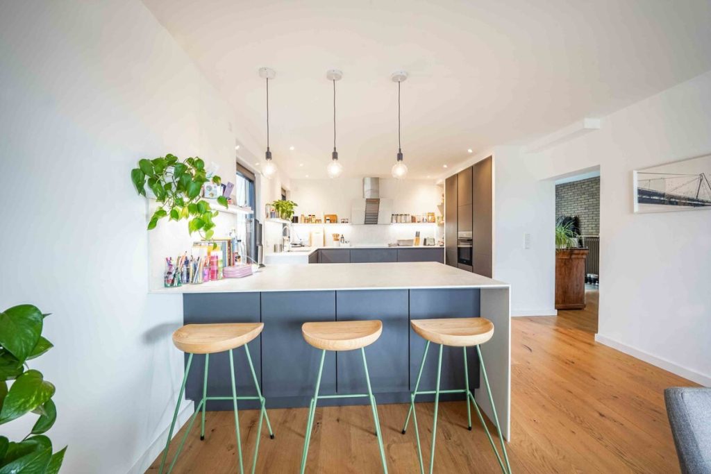 Immobilienangebot - Rösrath - Alle - Modernes Einfamilienhaus  -  Beliebte Lage  -  Großes Grundstück