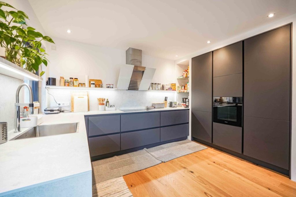 Immobilienangebot - Rösrath - Alle - Modernes Einfamilienhaus  -  Beliebte Lage  -  Großes Grundstück