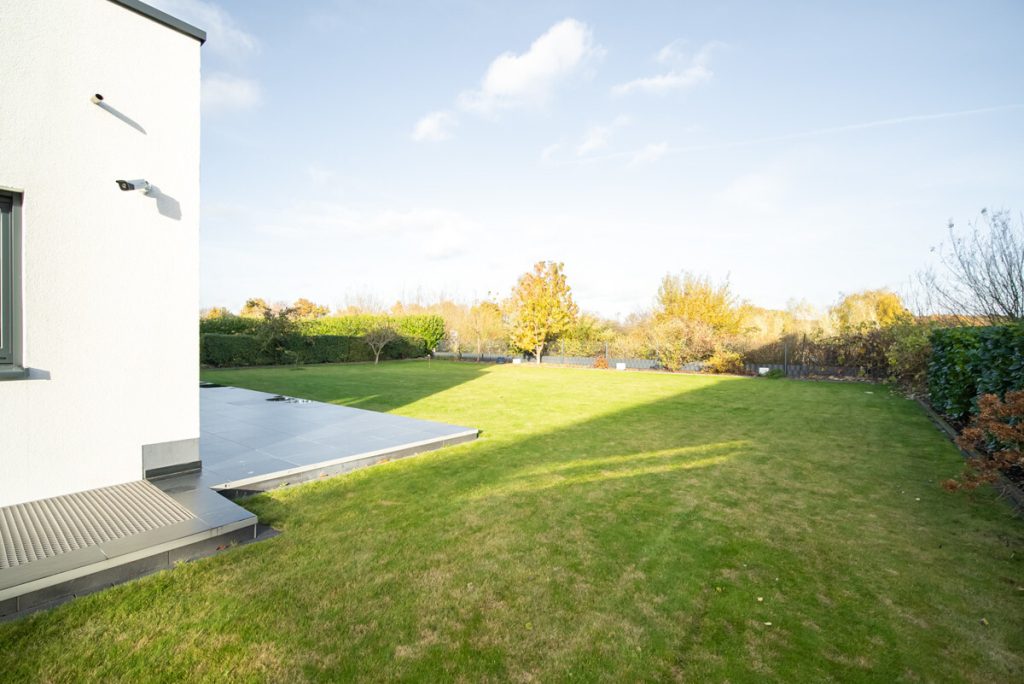 Immobilienangebot - Köln / Widdersdorf - Alle - Bauhausvilla mit hochwertiger Ausstattung direkt am Golfplatz