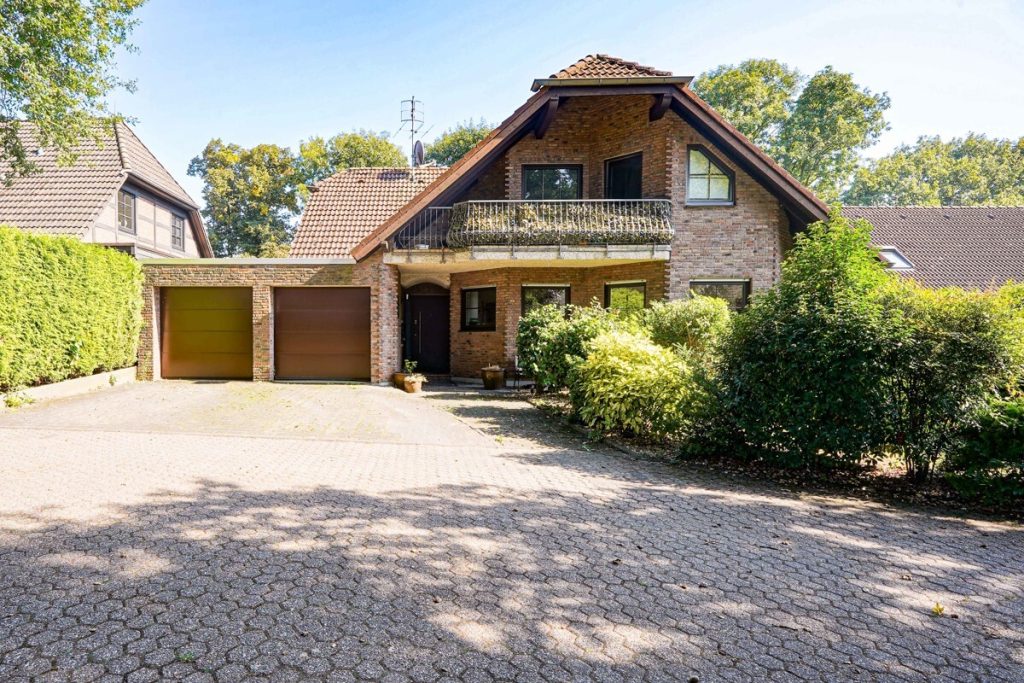 Immobilienangebot - Pulheim / Geyen - Alle - Vielseitige Nutzung möglich  -  Teilbar in bis zu drei Parteien  -  Mit Sauna