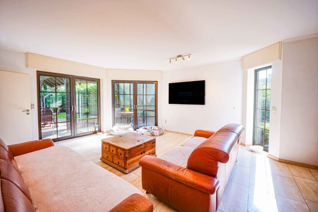 Immobilienangebot - Pulheim / Geyen - Alle - Vielseitige Nutzung möglich  -  Teilbar in bis zu drei Parteien  -  Mit Sauna