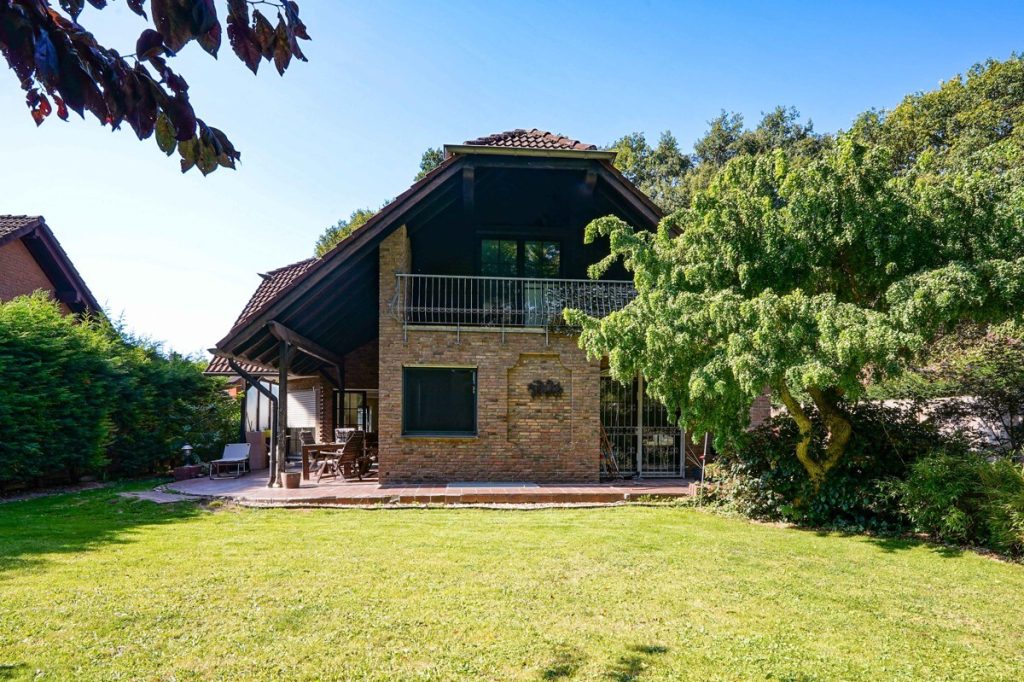 Immobilienangebot - Pulheim / Geyen - Alle - Vielseitige Nutzung möglich  -  Teilbar in bis zu drei Parteien  -  Mit Sauna