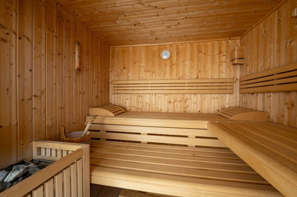 Immobilienangebot - Pulheim / Geyen - Alle - Vielseitige Nutzung möglich  -  Teilbar in bis zu drei Parteien  -  Mit Sauna