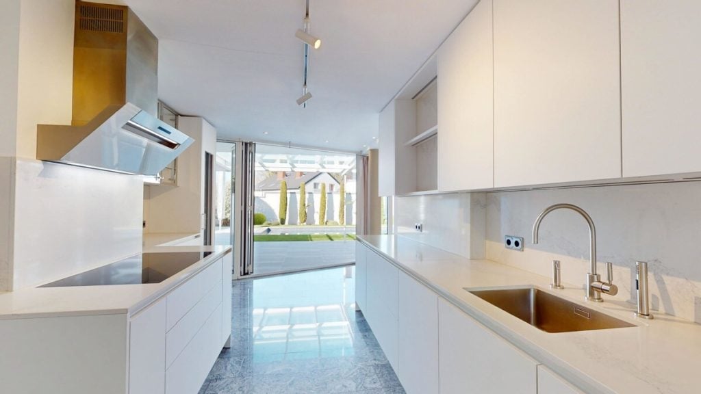 Immobilienangebot - Frechen - Alle - Stilvolles Wohnen – Traumgarten mit Pool und exklusivem Komfort