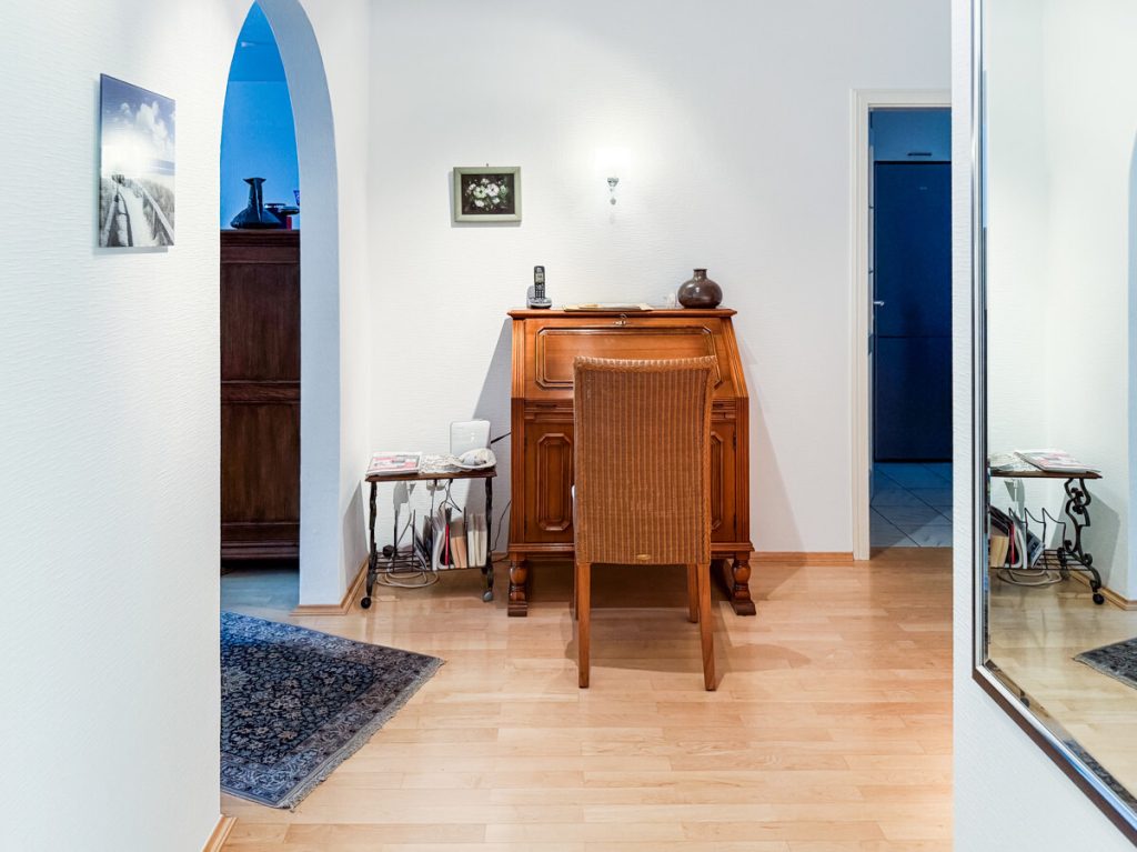 Immobilienangebot - Neukirchen-Vluyn - Alle - Gepflegte Eigentumswohnung  -  Loggia  -  Zwei Tiefgaragenplätze