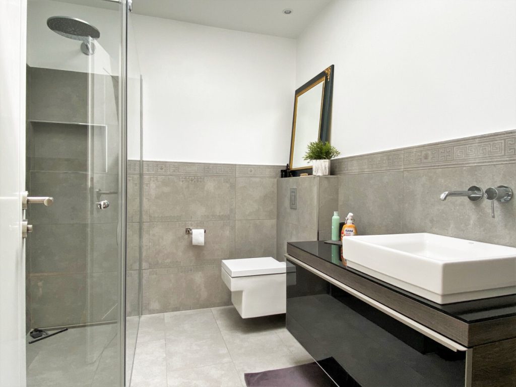 Immobilienangebot - Düsseldorf - Alle - !!! VERKAUFT !!! Ihr Zuhause über den Dächern von Unterbach ¦¦ Hochwertig saniert ¦¦ Wintergarten