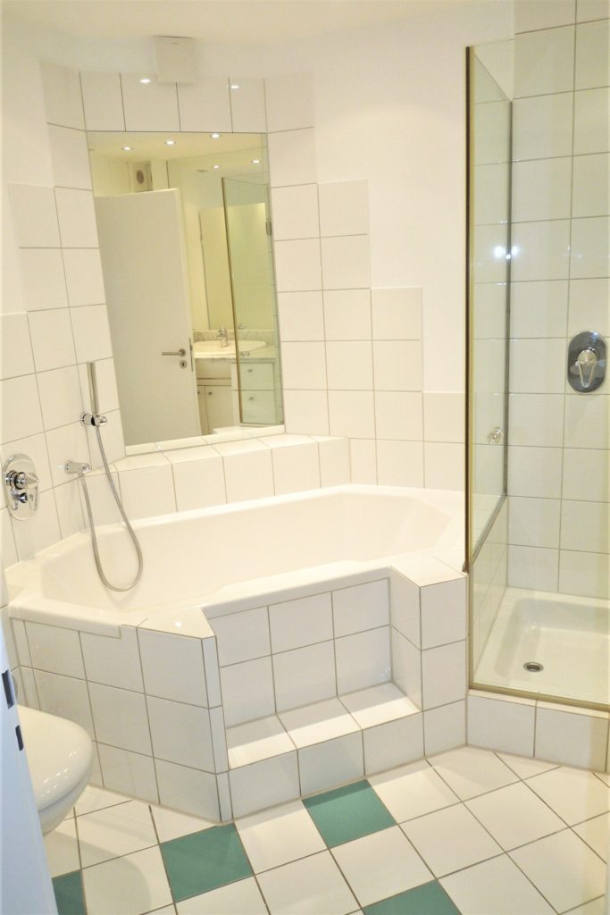 Immobilienangebot - Düsseldorf - Alle - D-Oberkassel ¦¦ 2 Zimmer ¦¦ Loggia ¦¦  Parkett ¦¦ Tiefgaragenstellplatz