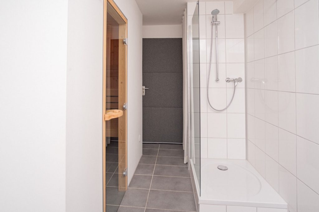 Immobilienangebot - Düsseldorf - Alle - !!! VERKAUFT !!! D-Unterbach ¦¦ 4 Zimmer ¦¦ Tiefgarage ¦¦ Sauna ¦¦ Gäste WC