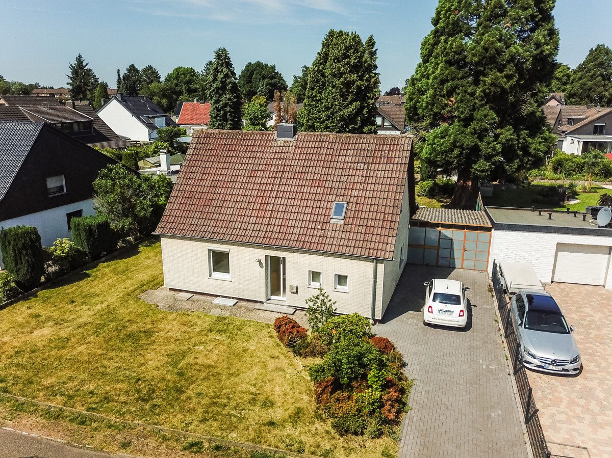 Immobilienangebot - Herzogenrath / Kohlscheid - Alle - Charmantes Einfamilienhaus mit großem Grundstück in ruhiger Wohnlage