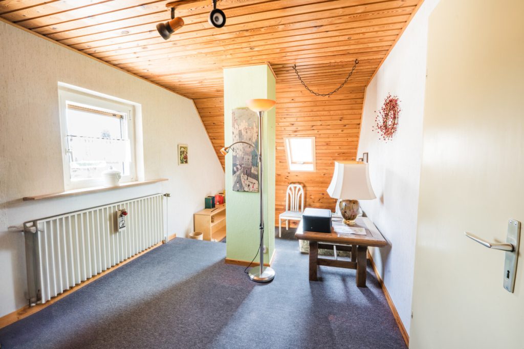 Immobilienangebot - Herzogenrath / Kohlscheid - Alle - Charmantes Einfamilienhaus mit großem Grundstück in ruhiger Wohnlage
