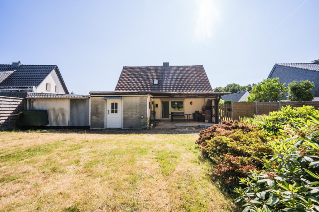 Immobilienangebot - Herzogenrath / Kohlscheid - Alle - Charmantes Einfamilienhaus mit großem Grundstück in ruhiger Wohnlage