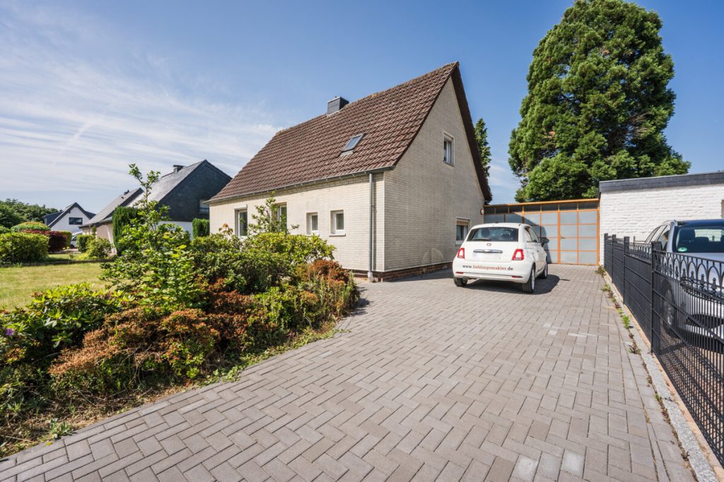 Immobilienangebot - Herzogenrath / Kohlscheid - Alle - Charmantes Einfamilienhaus mit großem Grundstück in ruhiger Wohnlage