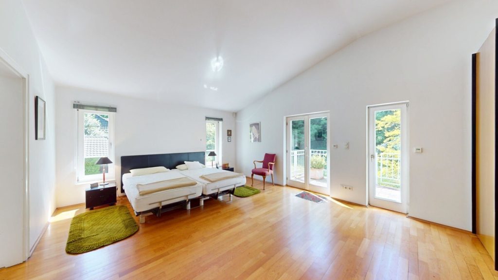 Immobilienangebot - Frechen / Königsdorf - Alle - Exklusives Anwesen am Königsdorfer Forst  -  Parkähnliche Anlage auf 2.731 m²  -  Privater Waldzugang