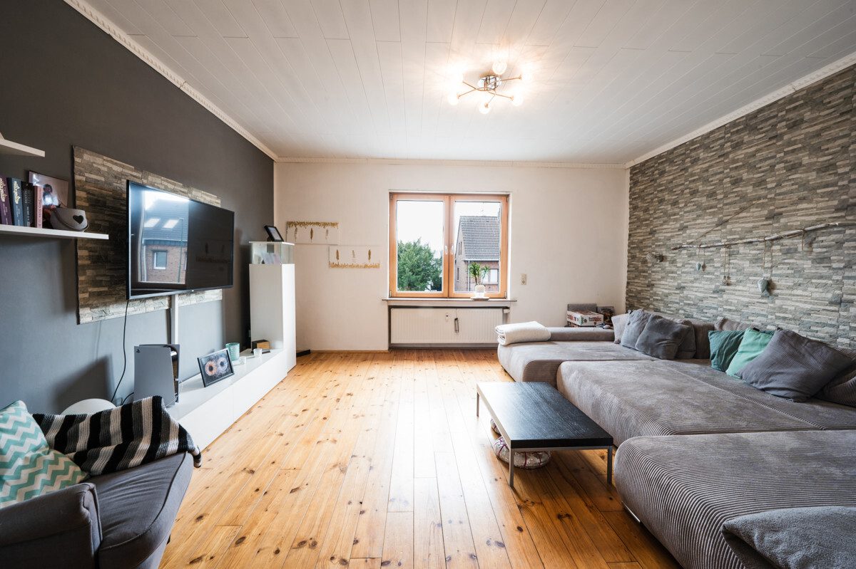 Immobilienangebot - Kerpen - Alle - Großzügige Maisonette-Wohnung  -  Dachterrasse   -  nachhaltig vermietet