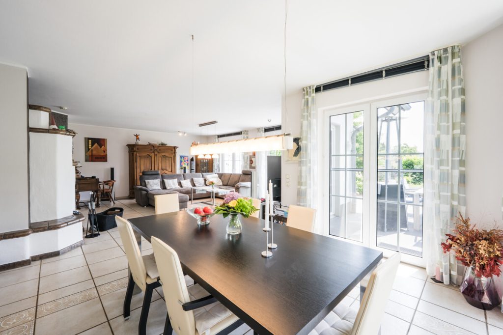 Immobilienangebot - Kürten - Alle - Moderner Familientraum  -  Balkon und Garten  -  Doppelgarage