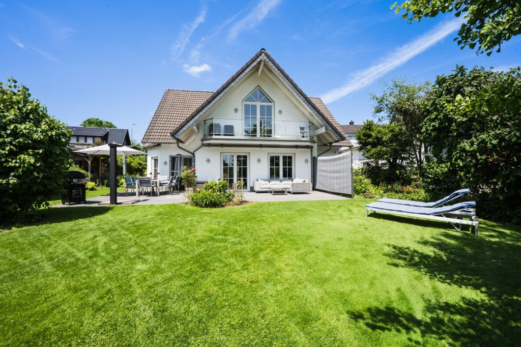 Immobilienangebot - Kürten - Alle - Moderner Familientraum  -  Balkon und Garten  -  Doppelgarage