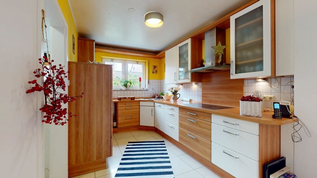 Immobilienangebot - Frechen - Alle - Einladendes Reihenmittelhaus  -  Viel Platz für die ganze Familie -  Garage