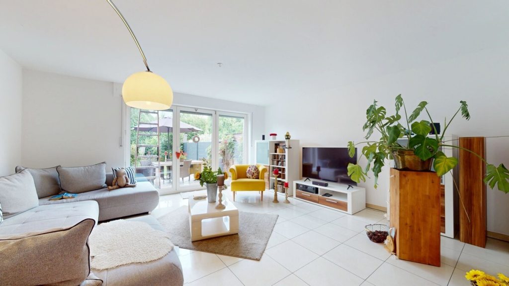 Immobilienangebot - Frechen - Alle - Einladendes Reihenmittelhaus  -  Viel Platz für die ganze Familie -  Garage