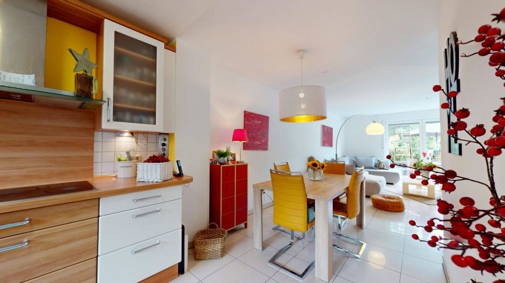 Immobilienangebot - Frechen - Alle - Einladendes Reihenmittelhaus  -  Viel Platz für die ganze Familie -  Garage