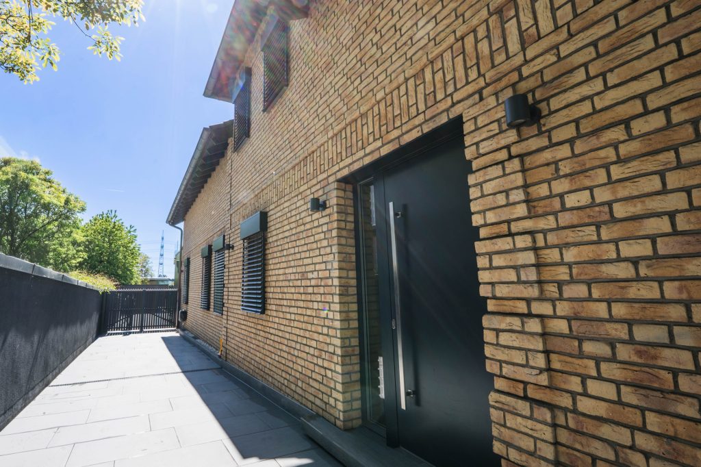 Immobilienangebot - Hürth - Alle - Exklusives Wohnen auf höchstem Niveau  -  außergewöhnliche Architektur in begehrter Lage