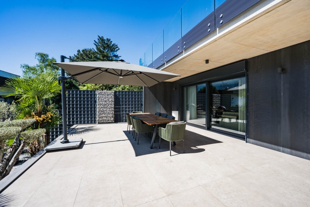 Immobilienangebot - Hürth - Alle - Exklusives Wohnen auf höchstem Niveau  -  außergewöhnliche Architektur in begehrter Lage