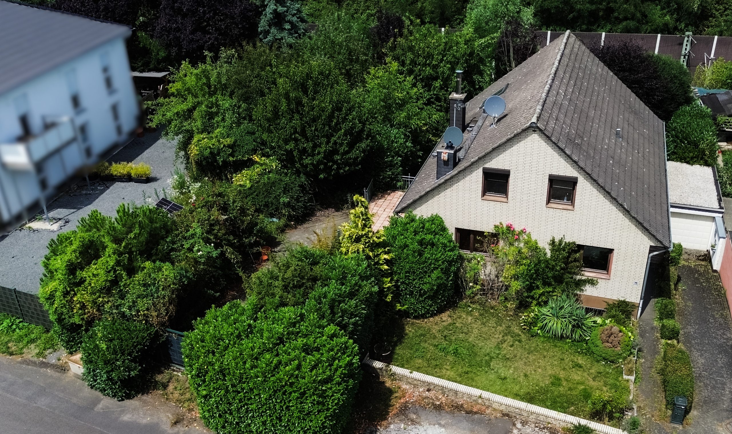 Immobilienangebot - Frechen-Königsdorf - Grundstücke - Grundstück mit 933 m²  -  Neubaupotenzial in Toplage von Frechen-Königsdorf