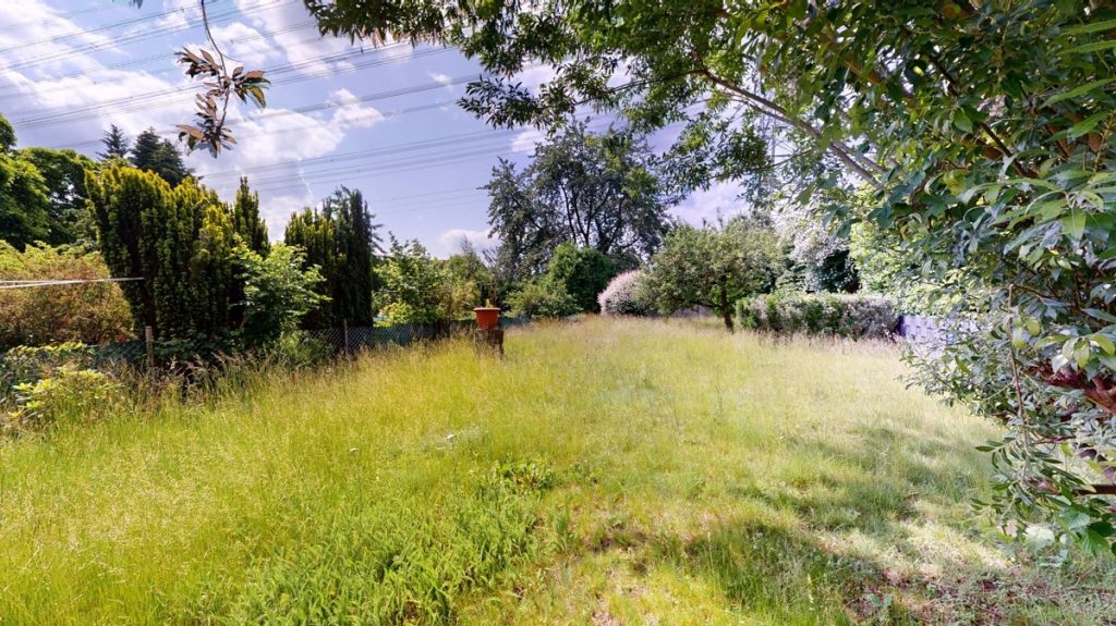 Immobilienangebot - Hürth - Alle - Charmante Doppelhaushälfte  -  Großer Garten  -  Viel Potenzial in Hürth-Efferen