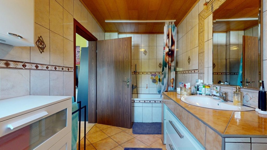 Immobilienangebot - Brühl - Alle - Solide Kapitalanlage  -  Vielseitige Perspektive  -  Reihenhaus mit Garten