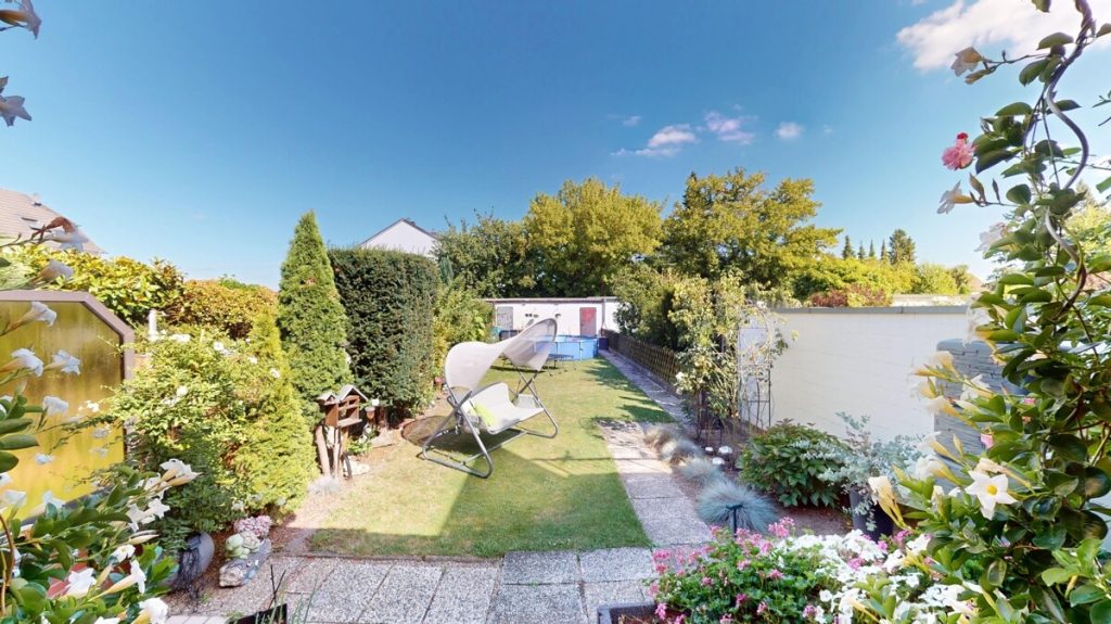Immobilienangebot - Brühl - Alle - Solide Kapitalanlage  -  Vielseitige Perspektive  -  Reihenhaus mit Garten