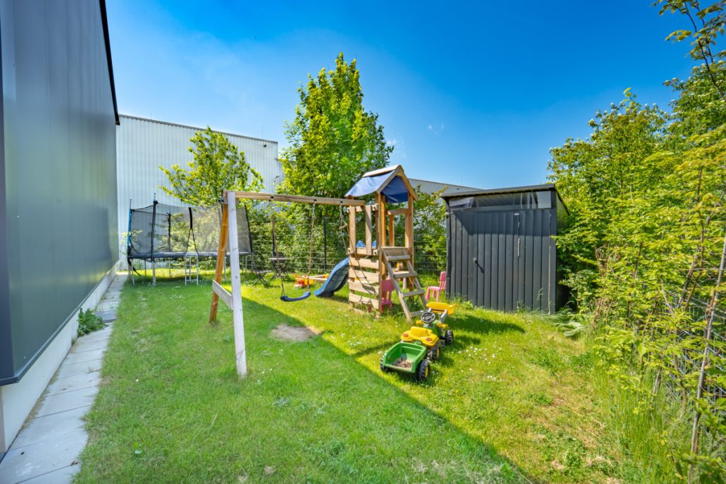 Immobilienangebot - Kerpen - Alle - Wohnen und Büros flexibel teilbar  - 
ca. 390 m² Lagerhalle mit 3 Toren