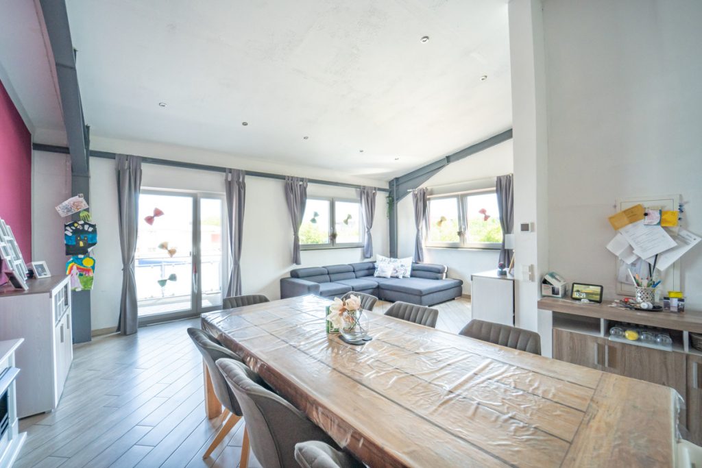 Immobilienangebot - Kerpen - Alle - Wohnen und Büros flexibel teilbar  - 
ca. 390 m² Lagerhalle mit 3 Toren