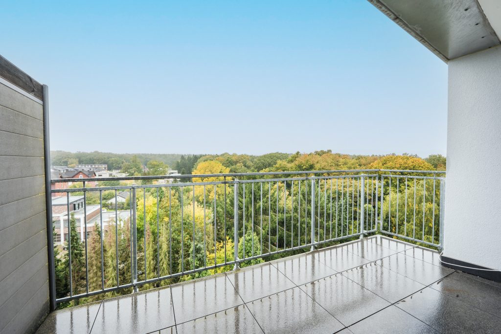 Immobilienangebot - Stolberg (Rheinland) - Alle - Modernisierte 1-Zimmer-Wohnung im 7.OG mit Balkon & Weitblick ins Grüne