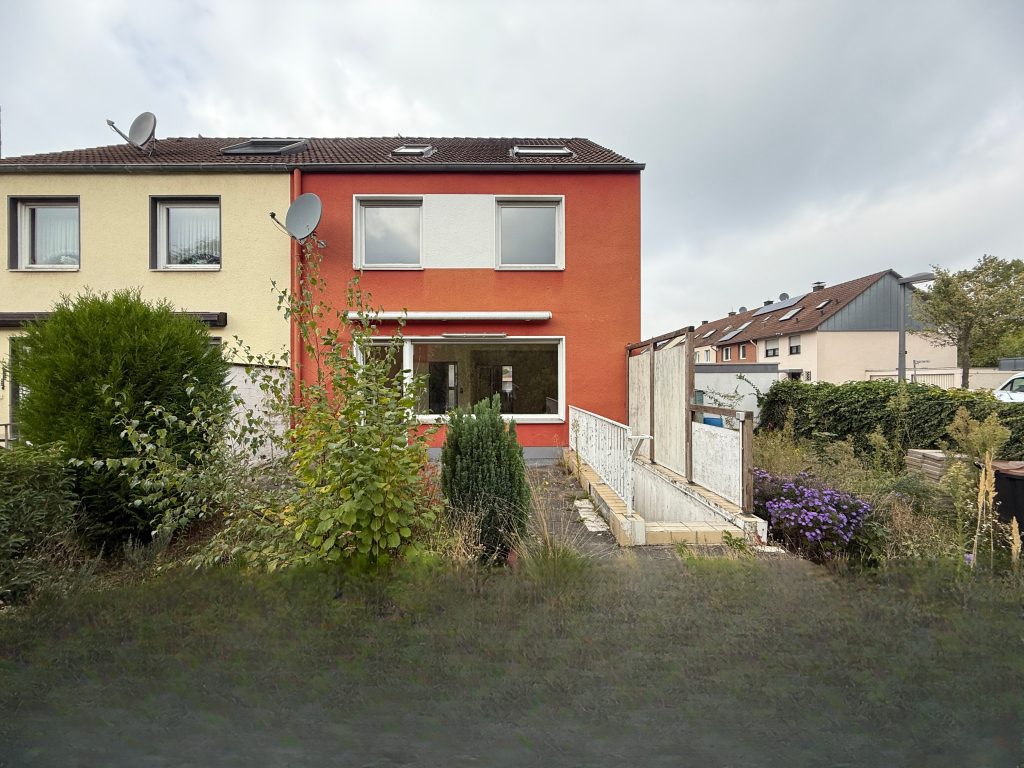 Immobilienangebot - Köln / Pesch - Alle - Pesch  -  Sanierung notwendig  -  7 Zimmer  -  Sonnengarten