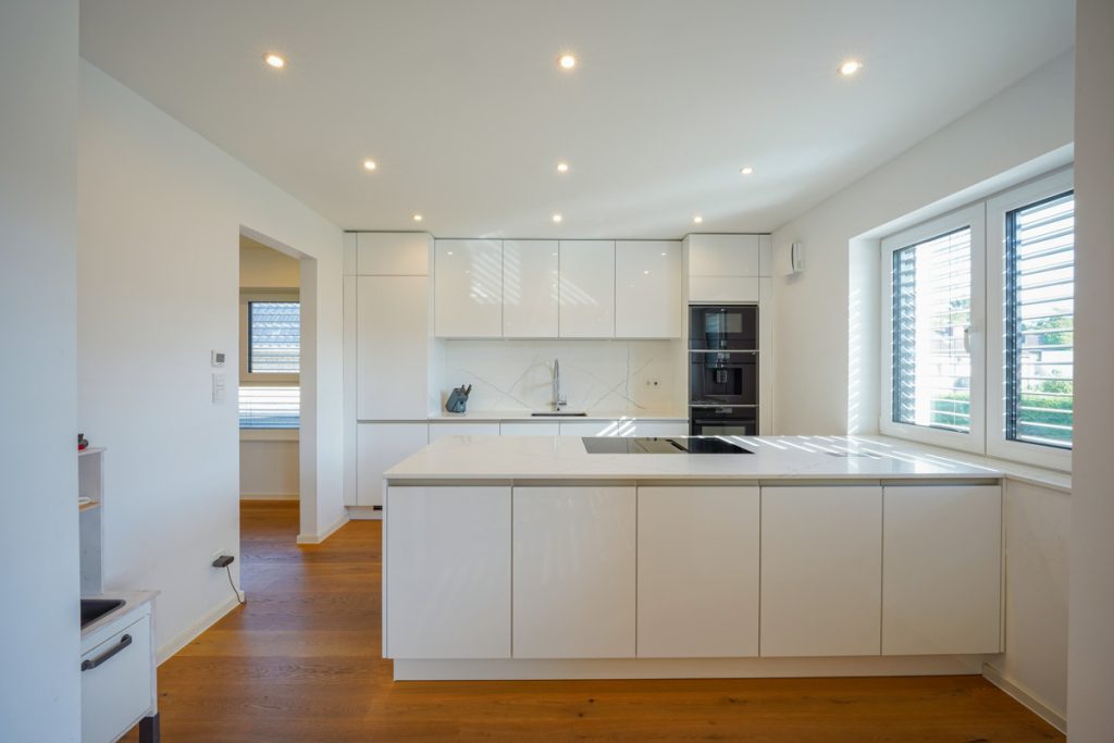 Immobilienangebot - Frechen - Alle - Frechen-Königsdorf  -  Direkte Waldrandlage  -  Luxus Energiesparhaus
