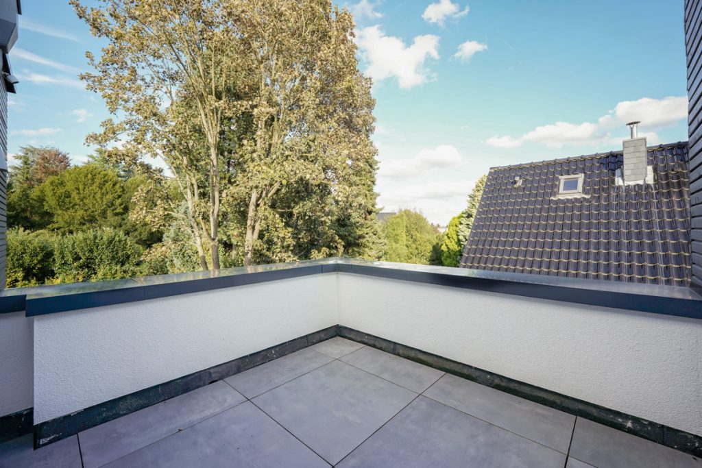 Immobilienangebot - Frechen - Alle - Frechen-Königsdorf  -  Direkte Waldrandlage  -  Luxus Energiesparhaus