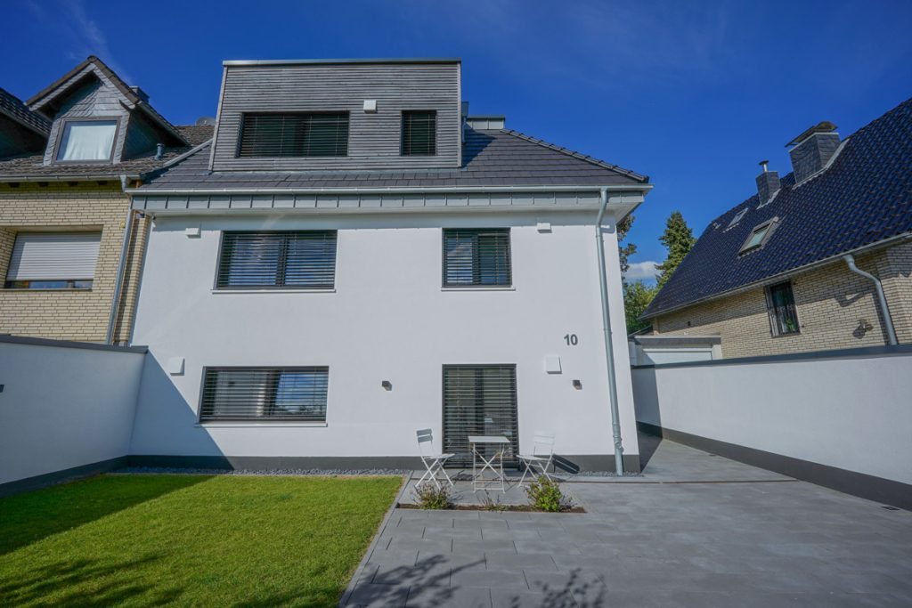 Immobilienangebot - Frechen - Alle - Frechen-Königsdorf  -  Direkte Waldrandlage  -  Luxus Energiesparhaus
