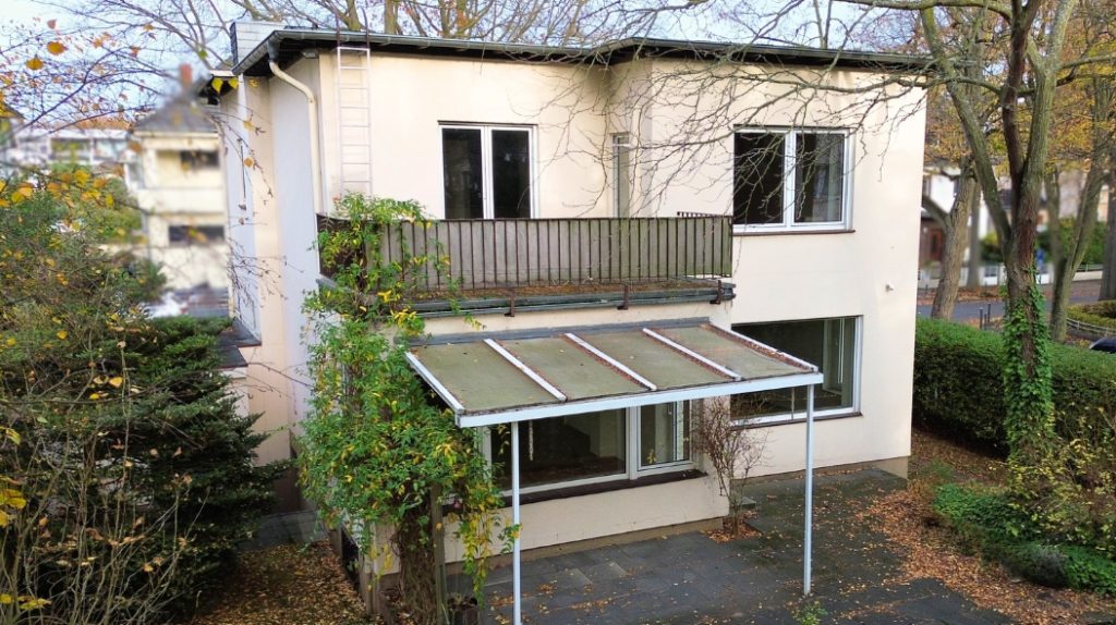 Immobilienangebot - Bonn - Alle - Freistehendes Einfamilienhaus  -  Zeitlose Architektur im Villenviertel