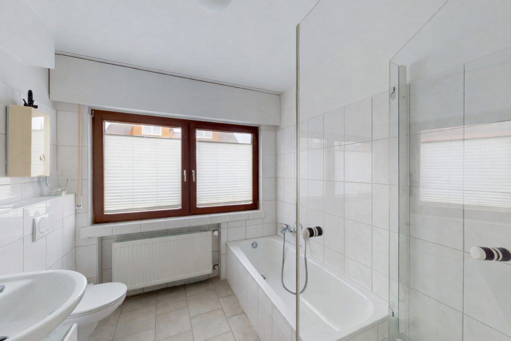 Immobilienangebot - Bonn - Alle - Attraktive Rendite  -  MFH im Alleineigentum