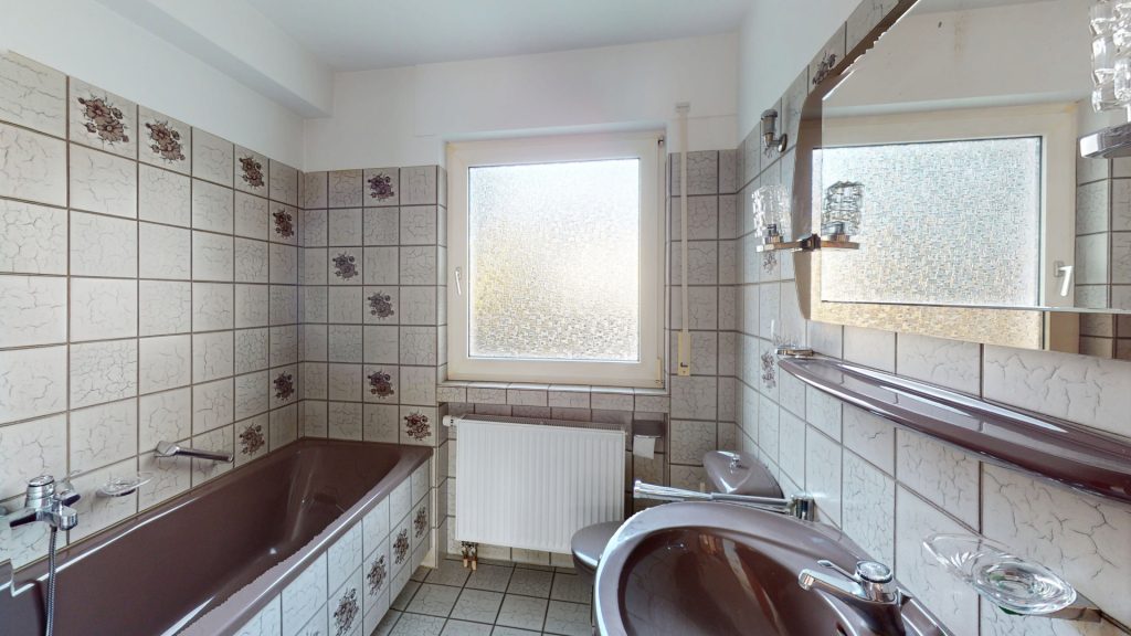 Immobilienangebot - Bonn / Dottendorf - Alle - Tolle Gelegenheit in Dottendorf  -  Als EFH oder ZFH nutzbar  -  Sonniger Garten