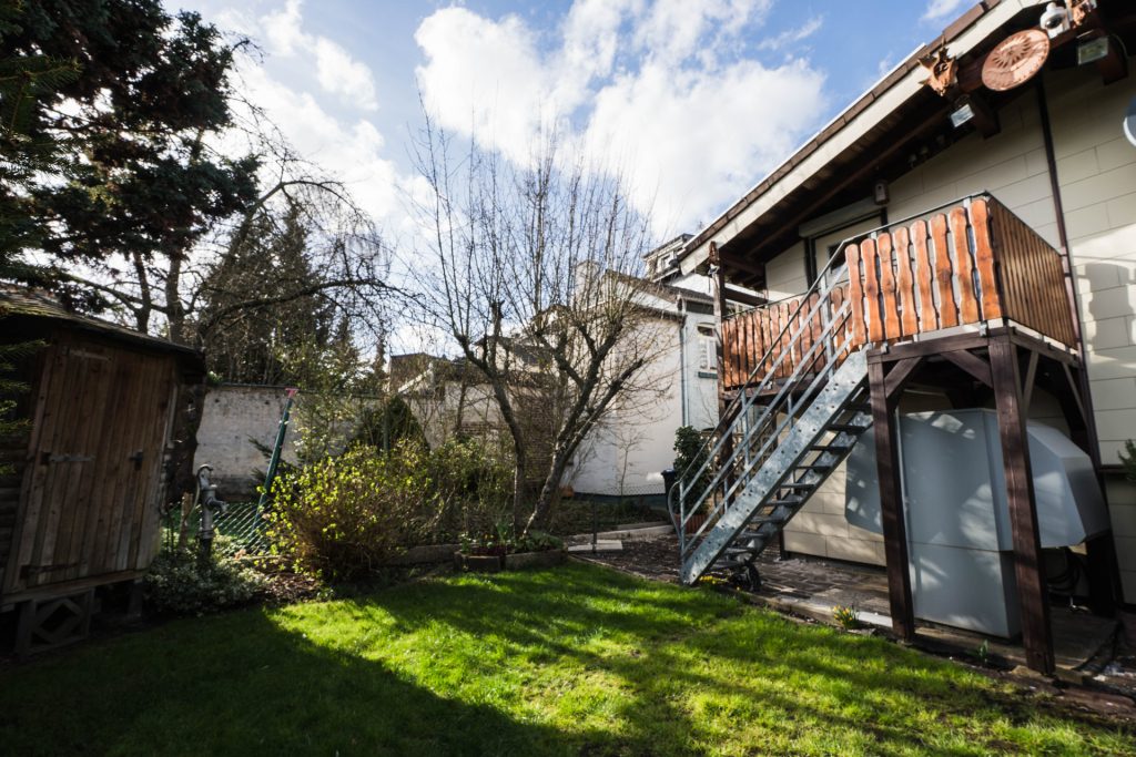 Immobilienangebot - Aachen / Eilendorf - Alle - Gepflegtes  Dreifamilienhaus mit vielseitigen Nutzungsmöglichkeiten