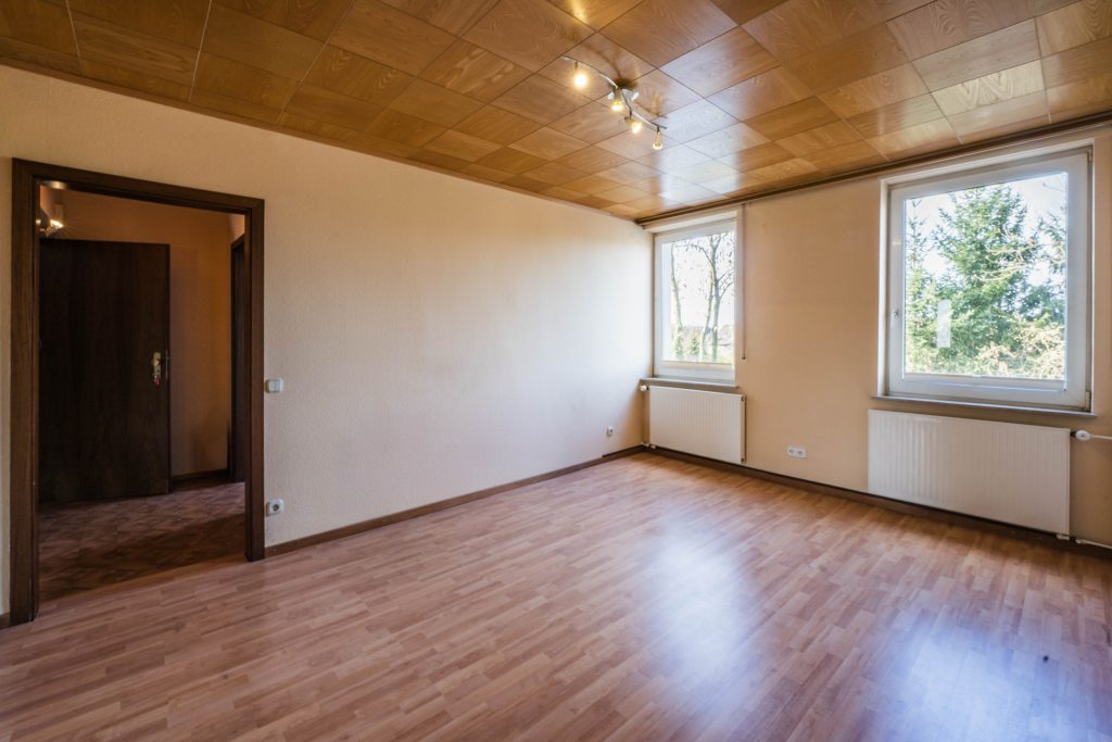 Immobilienangebot - Aachen / Eilendorf - Alle - Gepflegtes  Dreifamilienhaus mit vielseitigen Nutzungsmöglichkeiten