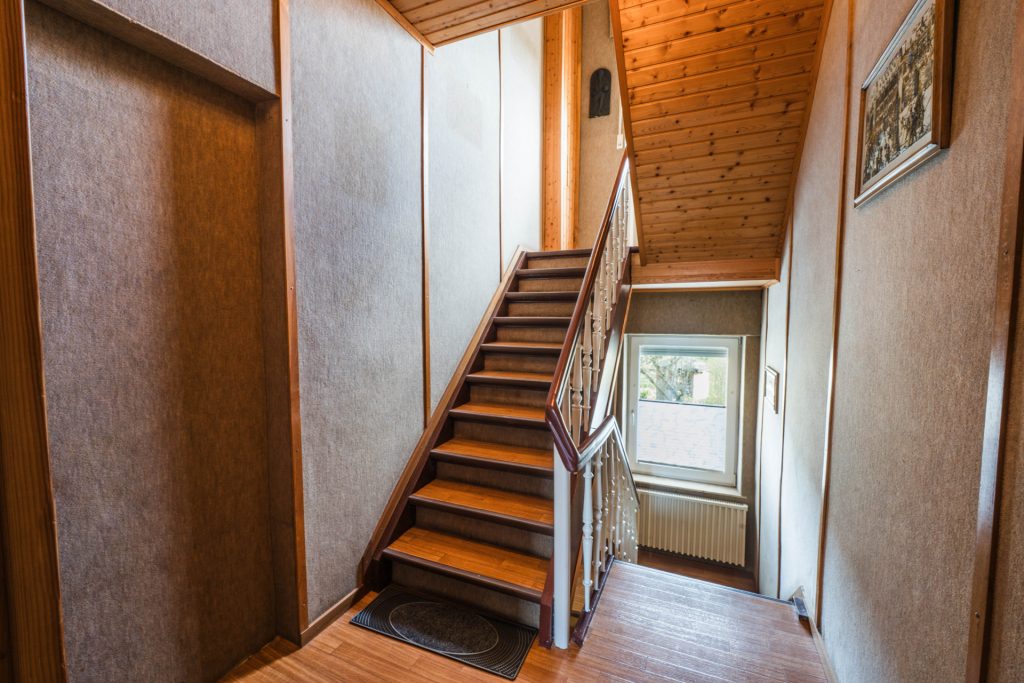 Immobilienangebot - Aachen / Eilendorf - Alle - Gepflegtes  Dreifamilienhaus mit vielseitigen Nutzungsmöglichkeiten