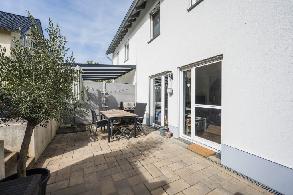 Immobilienangebot - Vettweiß - Alle - Moderne DHH mit Garten, offenem Wohnkonzept & idyllischer Lage