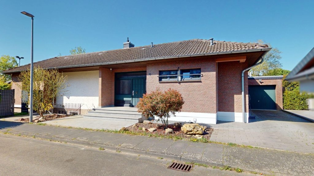 Immobilienangebot - Erftstadt - Alle - Raum für Leben, Arbeiten & Ideen  -  stilvoll sanierter Wohlfühl-Bungalow