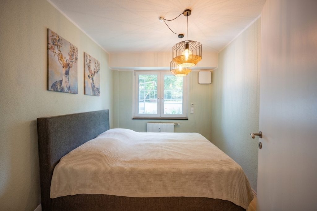 Immobilienangebot - Köln / Widdersdorf - Alle - Souterrain 2-Zimmer-Wohnung  -  saniert im Jahr 2019  -  Parkettboden