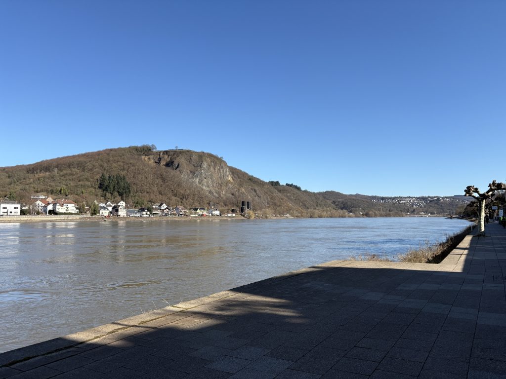 Immobilienangebot - Remagen - Alle - Großzügige 3-Zimmer Wohnung  -  Nur ein paar Meter bis zum Rhein
